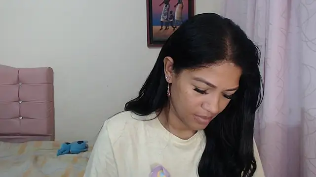 makennaa  online show from 04.15.26