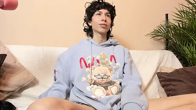 Snapshot of luck_noor7 chatting on 01.28.25 luck noor7 online show from 01.28.25