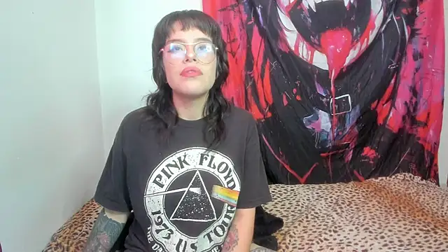 Snapshot of Lucyfx666 chatting on 12.02.25 Lucyfx666 online show from 12.02.25