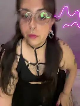 Mizztikaa online show from 02.04.25