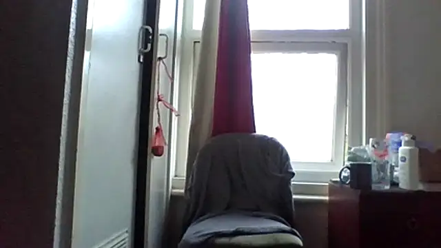 Snapshot of DrbigdickUK chatting on 04.14.26 DrbigdickUK online show from 04.14.26