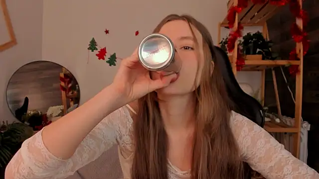 MaryannSoftt online show from 12.14.25