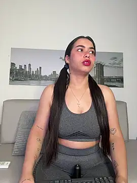 SophieRoyals online show from 04.22.26