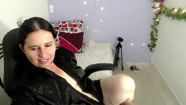 victoria jones online show from 02.06.25