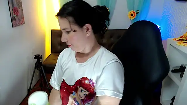 victoria jones online show from 03.11.25