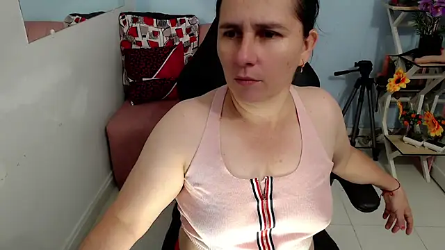 victoria jones online show from 11.10.25