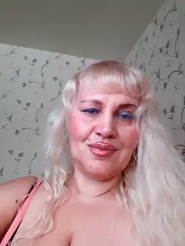 IsabellaBoni online show from 11.25.25