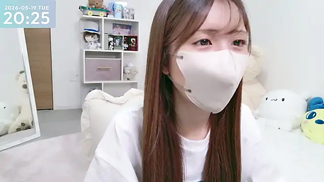 Snapshot of -SHINON- chatting on 05.19.26 -SHINON- online show from 05.19.26