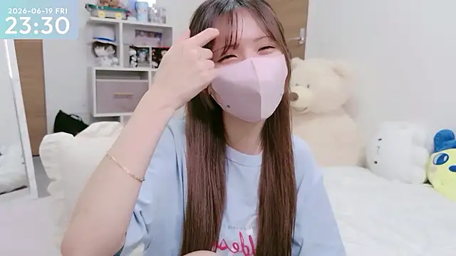 Snapshot of -SHINON- chatting on 06.19.26 -SHINON- online show from 06.19.26