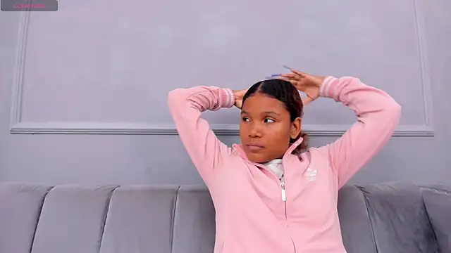 Isabellsmmith online show from 01.30.25