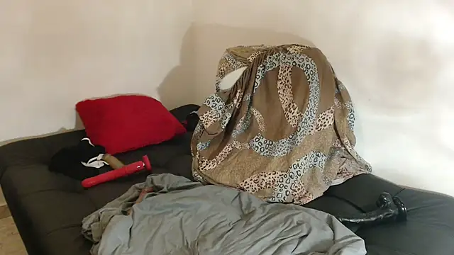 Snapshot of Cataleyaloca chatting on 03.04.25 Cataleyaloca online show from 03.04.25