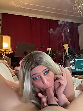 Snapshot of FoxyandTed chatting on 02.18.26 FoxyandTed online show from 02.18.26