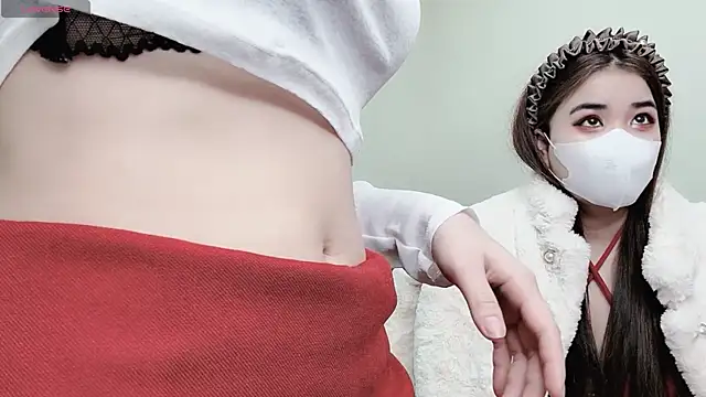 Snapshot of LyLy_Office chatting on 12.27.24 LyLy Office online show from 12.27.24