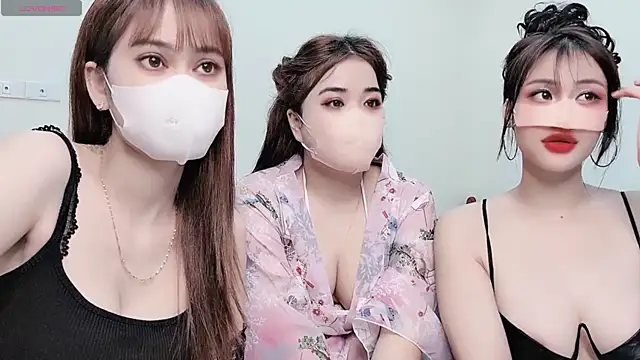 Snapshot of LyLy_Office chatting on 01.09.25 LyLy Office online show from 01.09.25