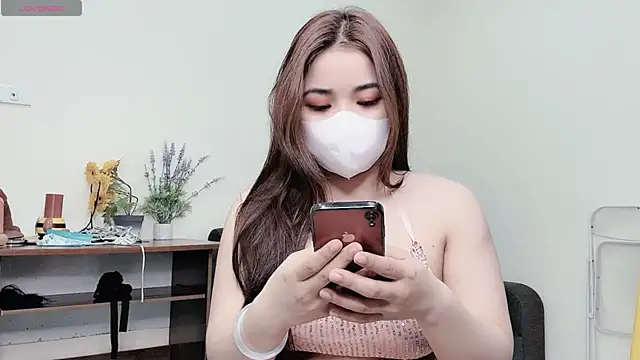 Snapshot of LyLy_Office chatting on 02.25.25 LyLy Office online show from 02.25.25