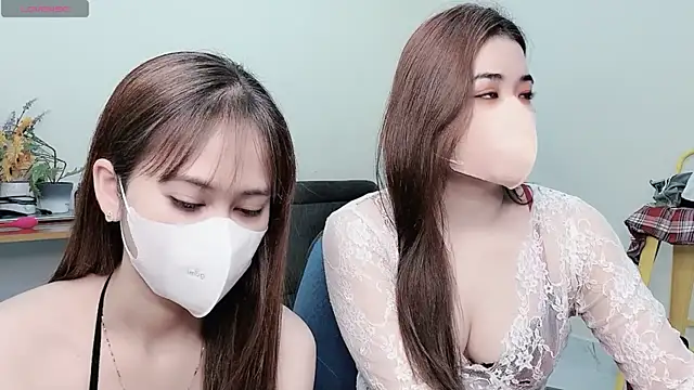 Snapshot of LyLy_Office chatting on 03.17.25 LyLy Office online show from 03.17.25