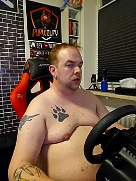 PupW0lfy online show from 03.18.25