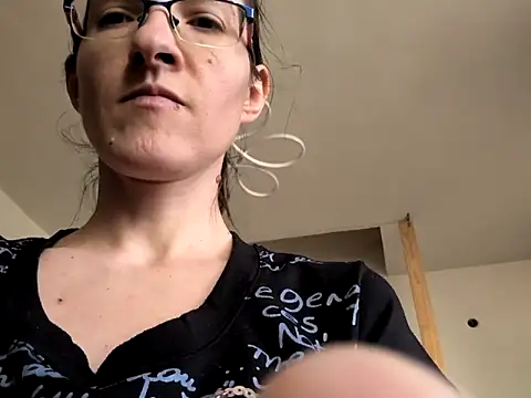 Snapshot of Milky_hairy_mommy chatting on 02.09.25 Milky hairy mommy online show from 02.09.25