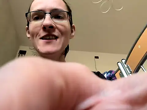 Snapshot of Milky_hairy_mommy chatting on 02.09.25 Milky hairy mommy online show from 02.09.25