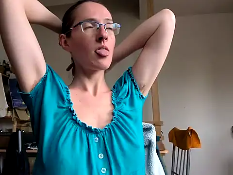 Snapshot of Milky_hairy_mommy chatting on 03.11.25 Milky hairy mommy online show from 03.11.25