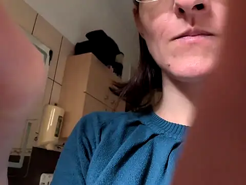 Snapshot of Milky_hairy_mommy chatting on 10.01.25 Milky hairy mommy online show from 10.01.25