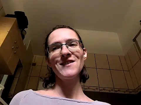 Snapshot of Milky_hairy_mommy chatting on 10.17.25 Milky hairy mommy online show from 10.17.25