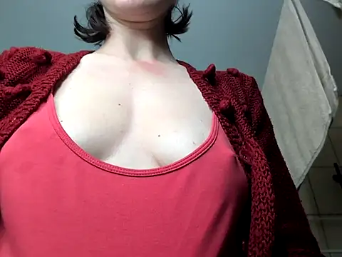 Snapshot of Milky_hairy_mommy chatting on 11.14.25 Milky hairy mommy online show from 11.14.25