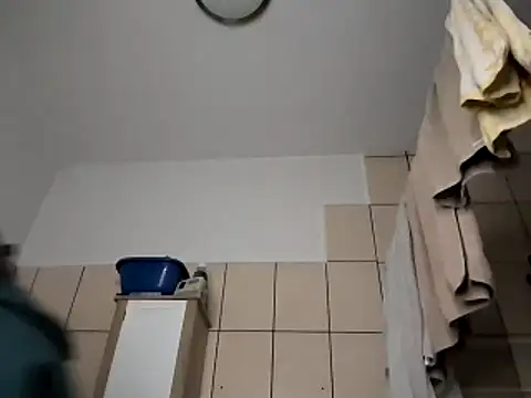 Snapshot of Milky_hairy_mommy chatting on 11.24.25 Milky hairy mommy online show from 11.24.25