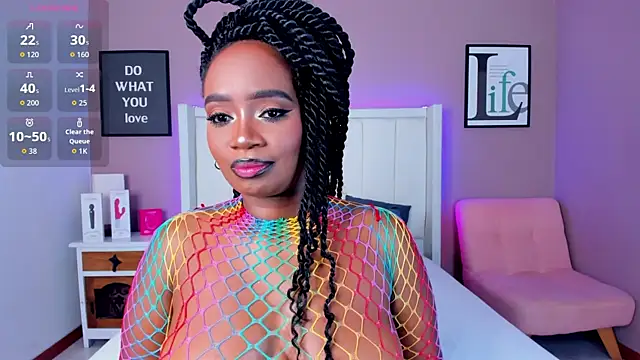 Snapshot of Britanymooree chatting on 12.03.25 Britanymooree online show from 12.03.25