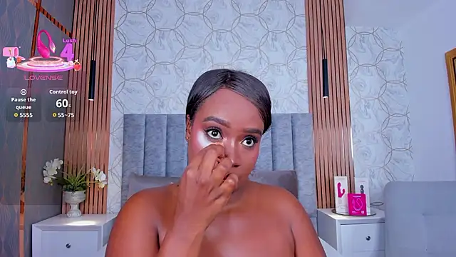 Snapshot of Britanymooree chatting on 02.03.26 Britanymooree online show from 02.03.26