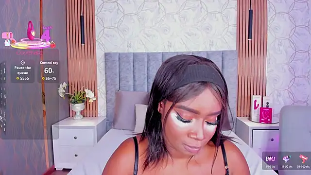 Snapshot of Britanymooree chatting on 02.12.26 Britanymooree online show from 02.12.26