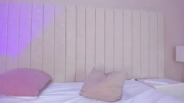 Snapshot of Littleolivia_ chatting on 01.31.25 Littleolivia online show from 01.31.25