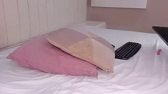 Snapshot of Littleolivia_ chatting on 03.15.25 Littleolivia online show from 03.15.25