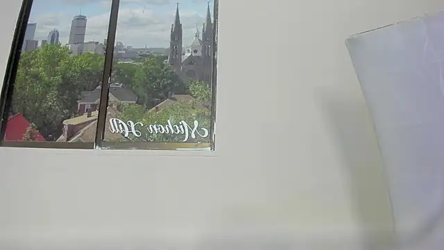 Snapshot of Littleolivia_ chatting on 03.17.25 Littleolivia online show from 03.17.25