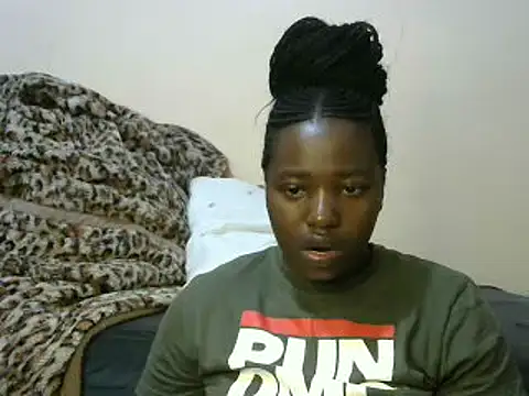 Snapshot of sweet_gal01 chatting on 02.14.25 sweet gal01 online show from 02.14.25