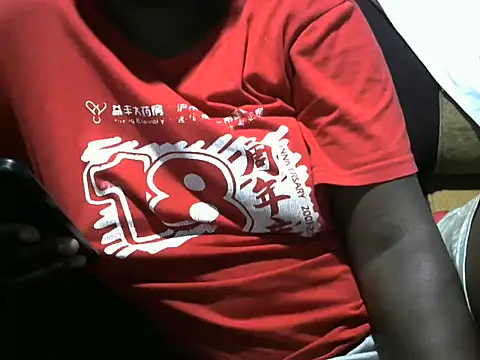 Snapshot of sweet_gal01 chatting on 10.28.25 sweet gal01 online show from 10.28.25