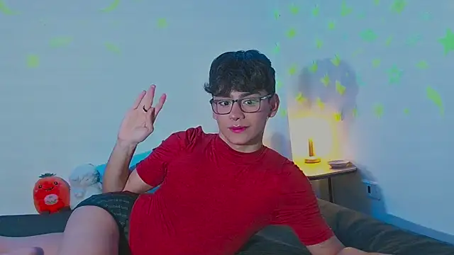 Snapshot of arnold_laurent_ chatting on 12.05.24 arnold laurent online show from 12.05.24