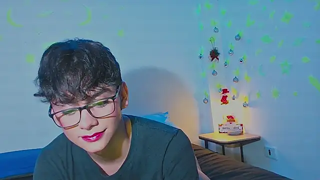 Snapshot of arnold_laurent_ chatting on 12.09.24 arnold laurent online show from 12.09.24