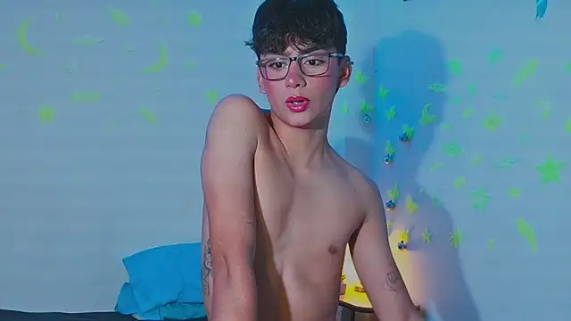 Snapshot of arnold_laurent_ chatting on 12.11.24 arnold laurent online show from 12.11.24