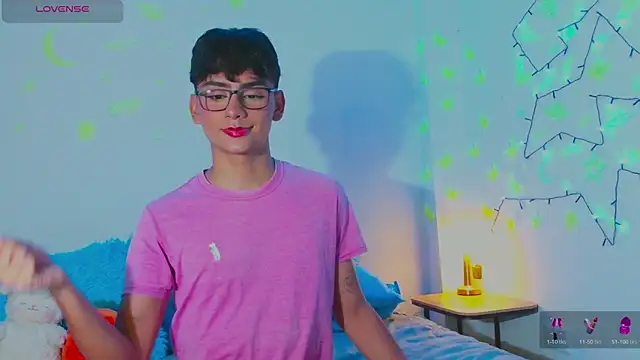 Snapshot of arnold_laurent_ chatting on 01.07.25 arnold laurent online show from 01.07.25