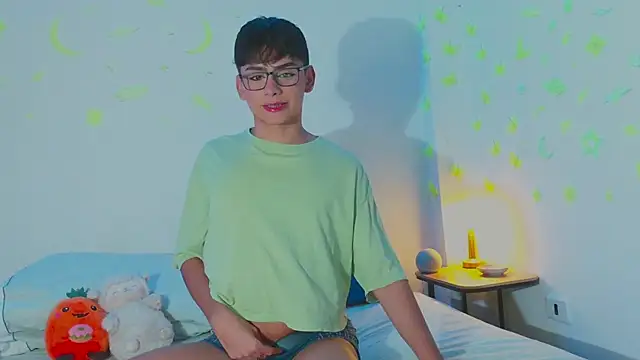 Snapshot of arnold_laurent_ chatting on 02.09.25 arnold laurent online show from 02.09.25