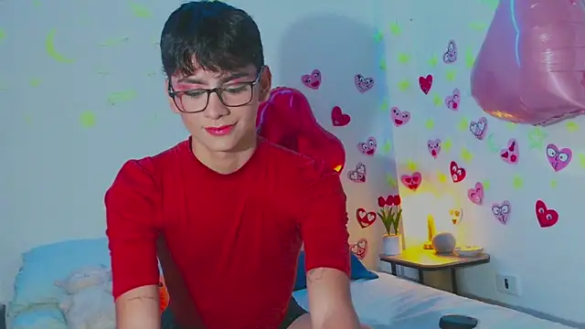 Snapshot of arnold_laurent_ chatting on 02.13.25 arnold laurent online show from 02.13.25