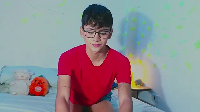 Snapshot of arnold_laurent_ chatting on 02.19.25 arnold laurent online show from 02.19.25