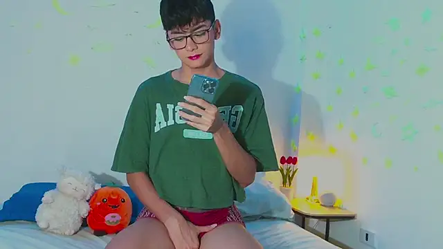 Snapshot of arnold_laurent_ chatting on 02.23.25 arnold laurent online show from 02.23.25