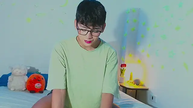 Snapshot of arnold_laurent_ chatting on 02.24.25 arnold laurent online show from 02.24.25