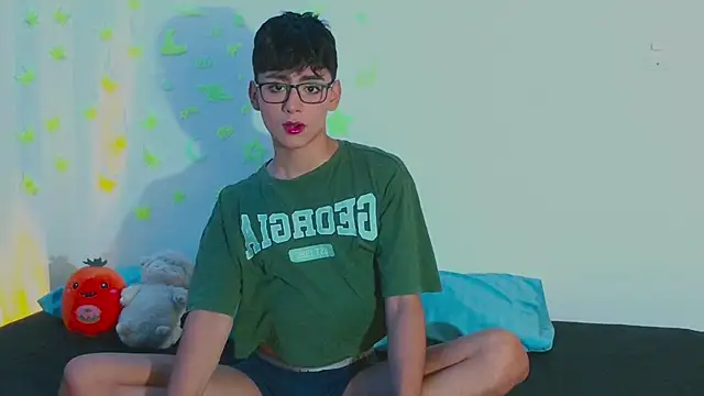 Snapshot of arnold_laurent_ chatting on 03.21.25 arnold laurent online show from 03.21.25