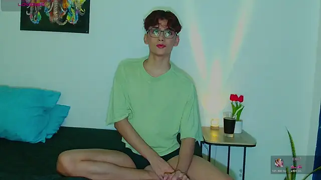 Snapshot of arnold_laurent_ chatting on 10.10.25 arnold laurent online show from 10.10.25