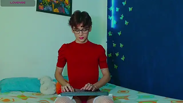 Snapshot of arnold_laurent_ chatting on 10.21.25 arnold laurent online show from 10.21.25