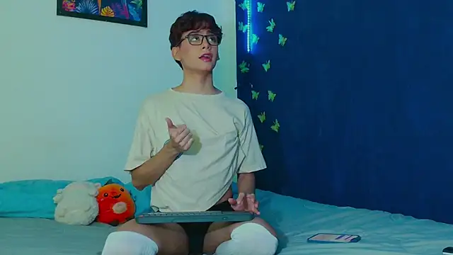 Snapshot of arnold_laurent_ chatting on 10.28.25 arnold laurent online show from 10.28.25