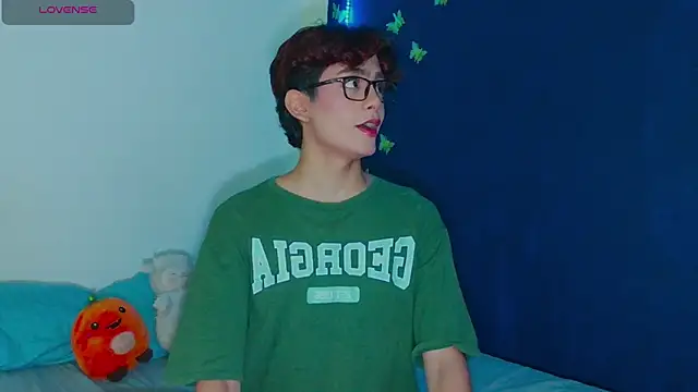 Snapshot of arnold_laurent_ chatting on 12.04.25 arnold laurent online show from 12.04.25